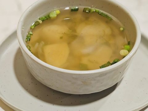 Bol de bouillon clair